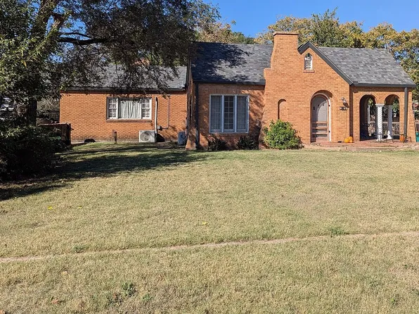 801 S Madden St, Shamrock, TX 79079