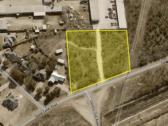 4th image of 1801 Country Club Rd #300