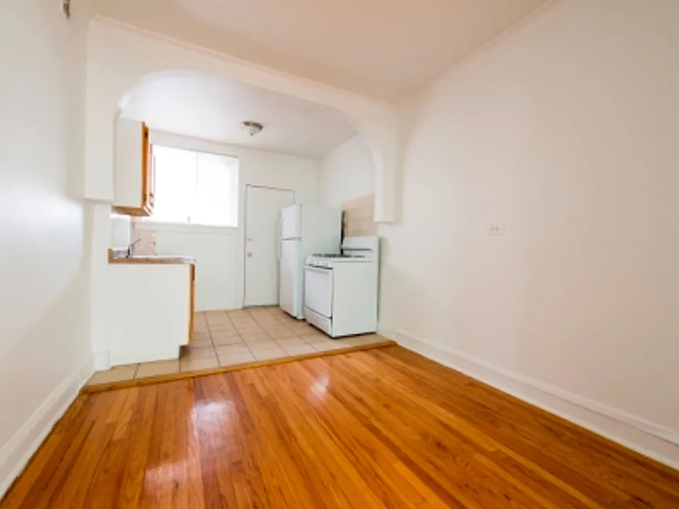7354 S Dorchester