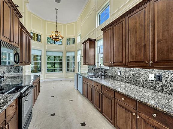 3rd image of 10317 Carolina Willow DR