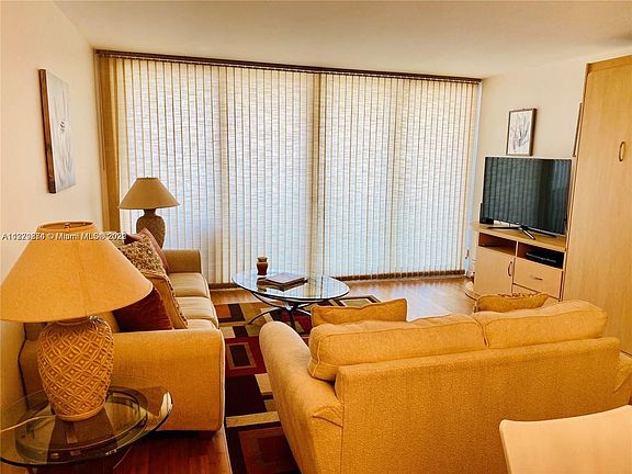 4th image of 100 Bayview Dr APT 630