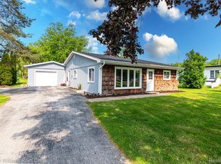 335 Pickford Rd, Kimball, MI 48074