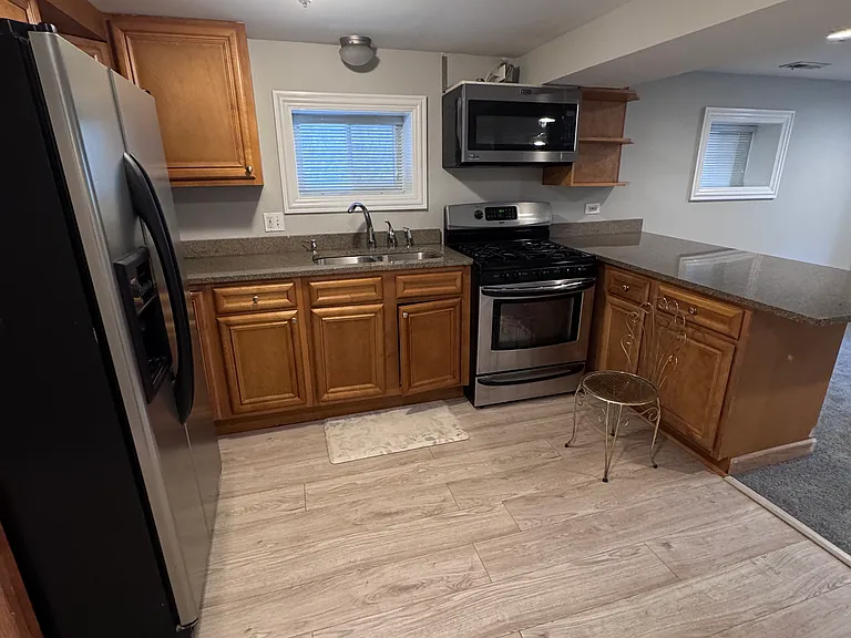 6145 N Meade Ave #G — Photo 3