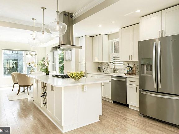 Chef's kitchen