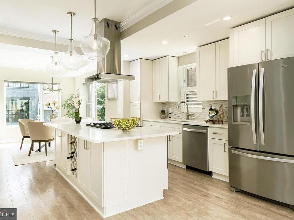 Chef's kitchen