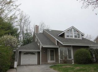 11 S View Dr, Southwick, MA 01077