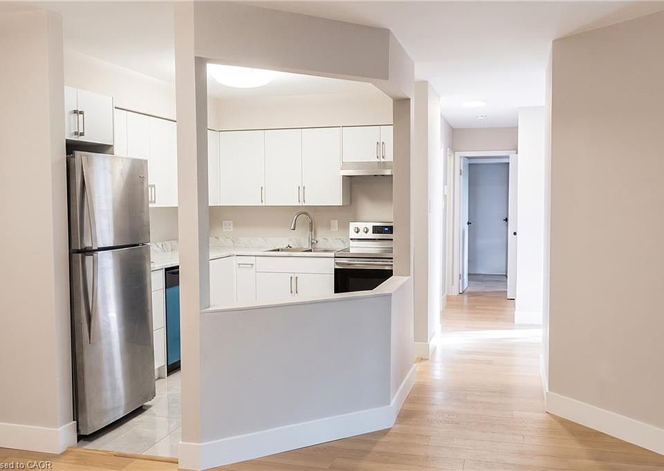 1st image of 3085 Kingsway Dr #22