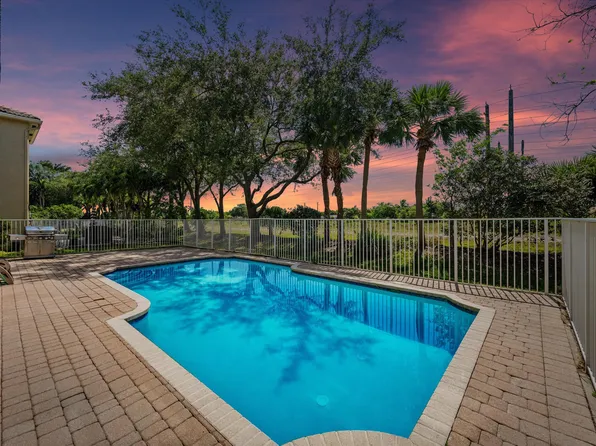 1317 Beacon Circle, Wellington, FL 33414