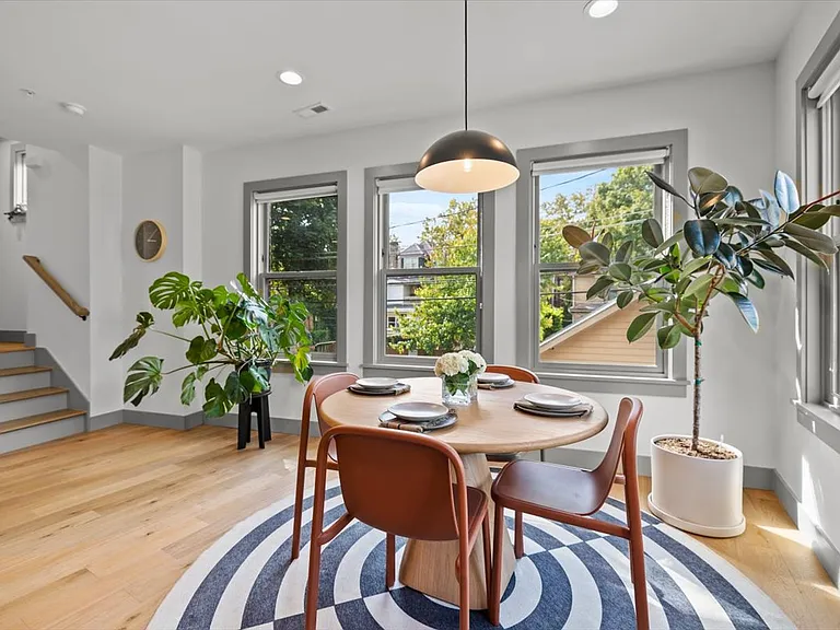 800 Highland St — Photo 9
