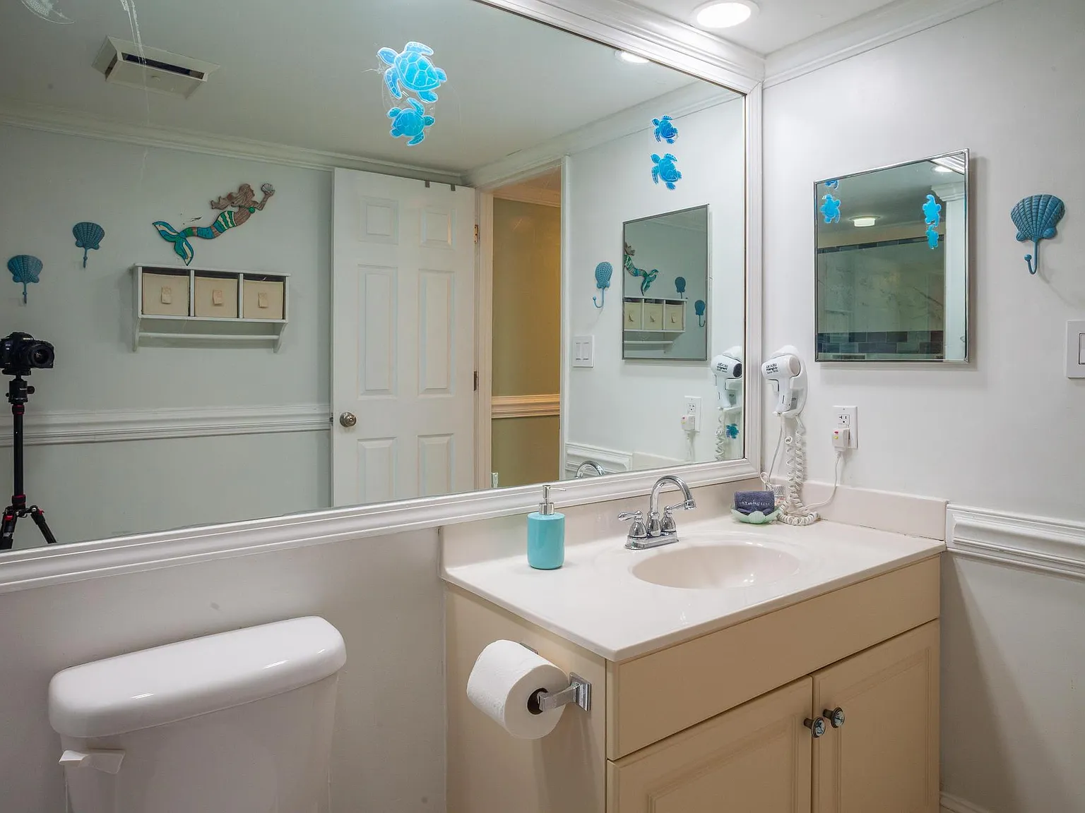 Studio, 756 sqft, $2,200 — Photo 3