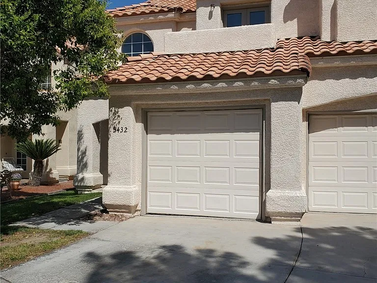 5432 Royal Vista Ln — Photo 2