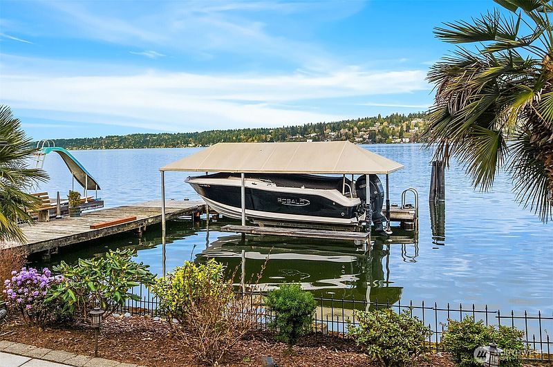 4th image of 8418 Island Drive S