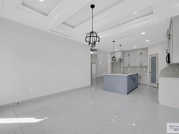 3rd image of 4943 Rioja Ln