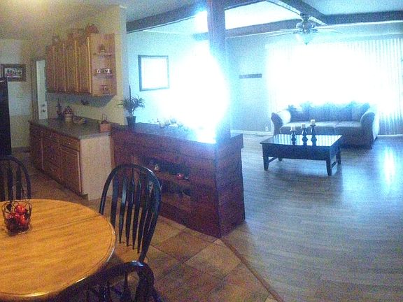 5th image of 872 NE Main St