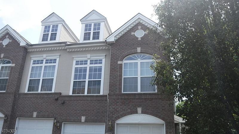 1st image of 221 Riverwalk Way