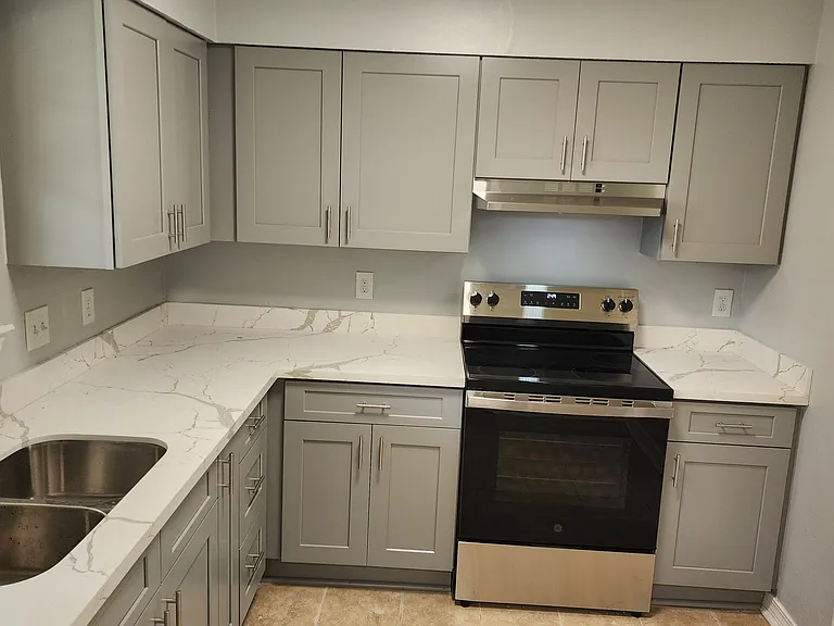 2628 Dawson Ave — Photo 2