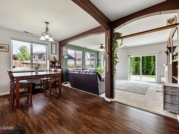 5th image of 10380 Rosemount Dr