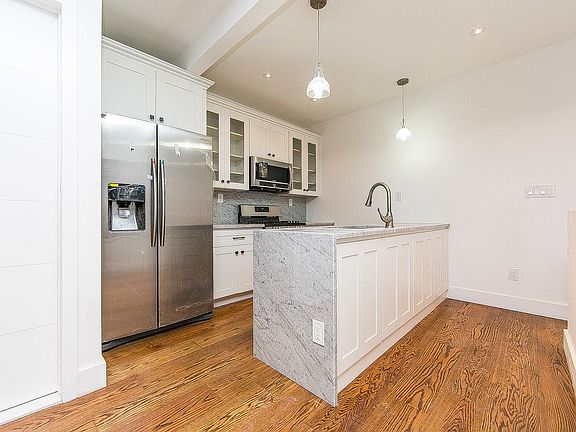 3rd image of 9102 214th St