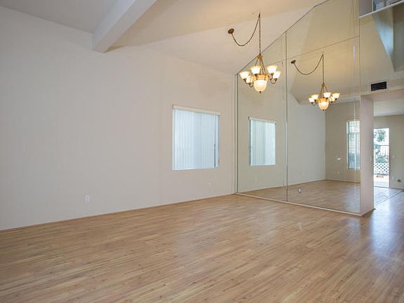 4th image of 15016 Crestknoll Dr