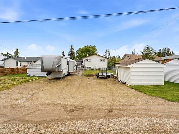 4th image of 4618 E 48th St