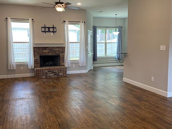 4th image of 14190 Donna St