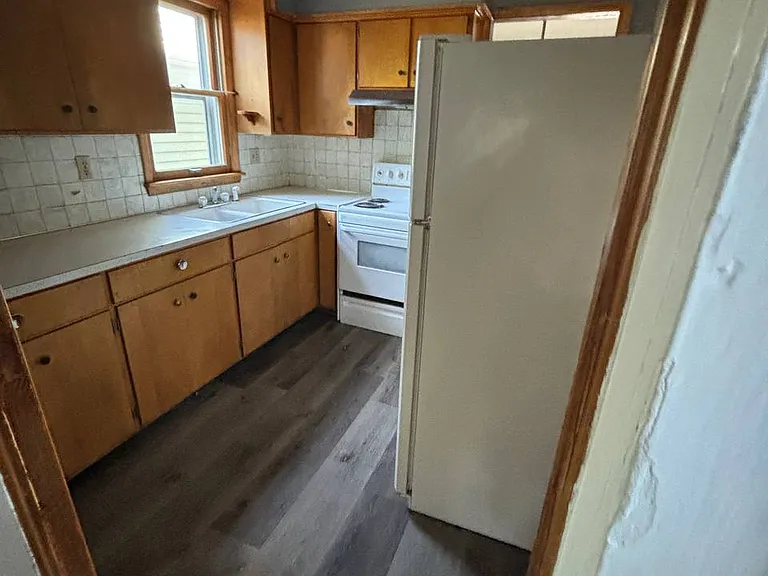 130 Rhey St — Photo 32