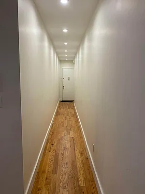 Rented by Tapiro Realty | media 16