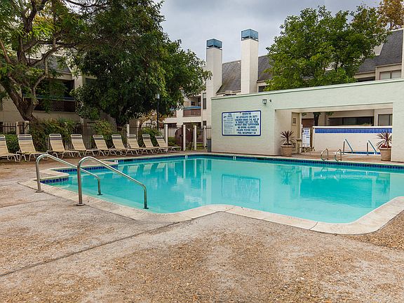 3rd image of 2222 River Run Dr Unit 128