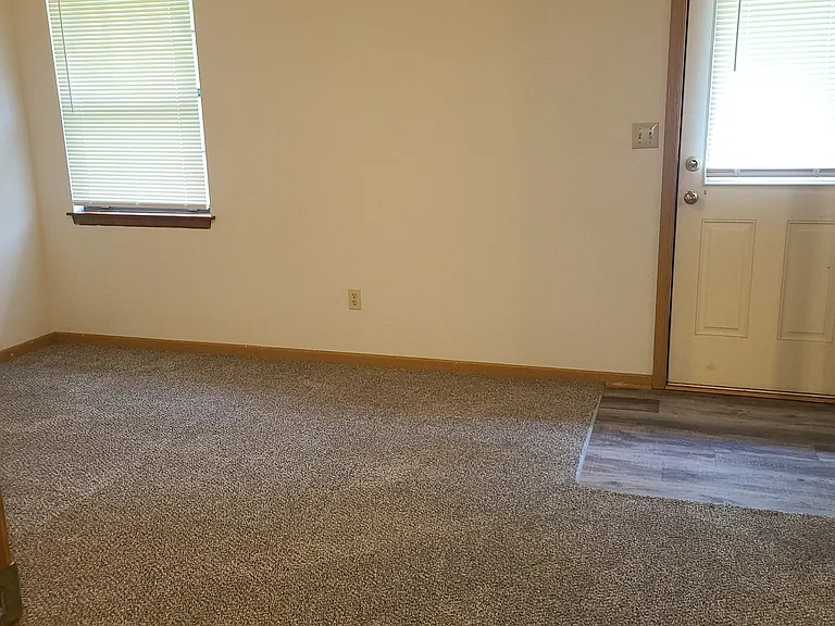 155 NW Zaun Ave #155 — Photo 7