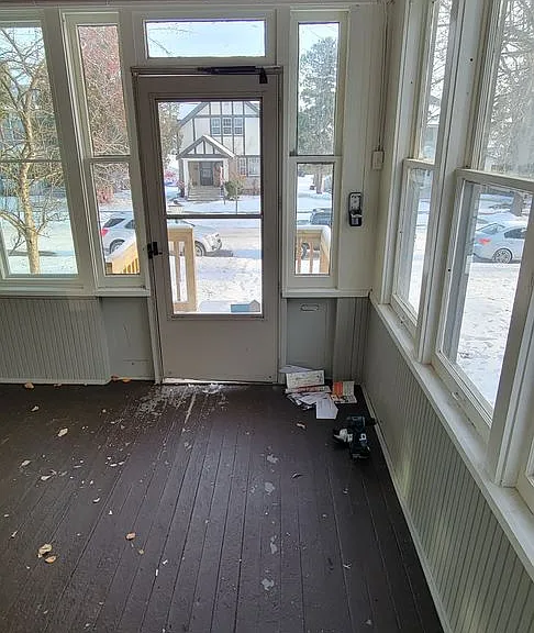 2115 E 5th St — Photo 12
