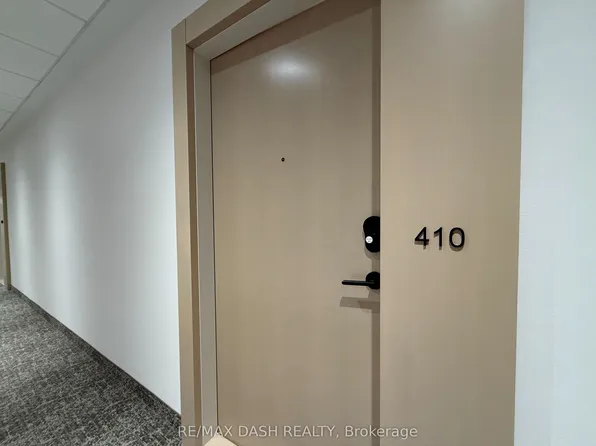 280 Dundas St S #410, Toronto, ON M5T 0E3