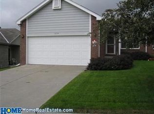 6034 Old Farm Cir, Lincoln, NE 68512