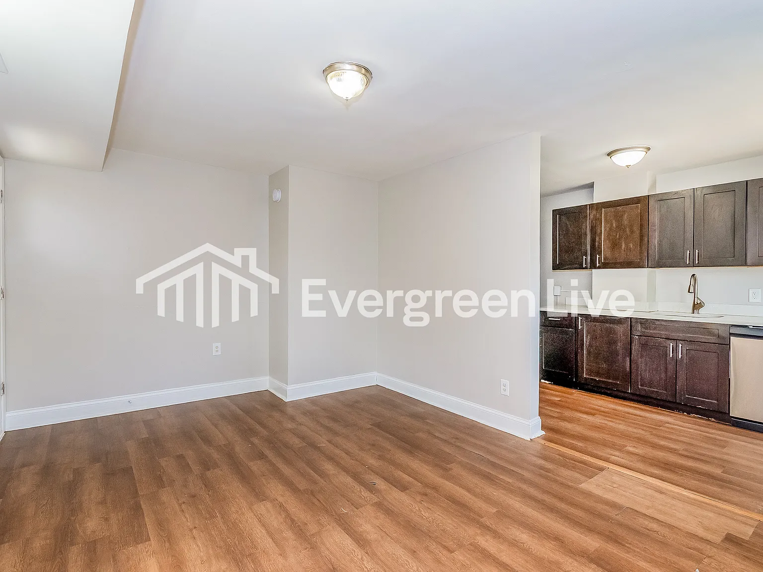 4 bed, 2.0 bath, 1178 sqft, $1,995 — Photo 3