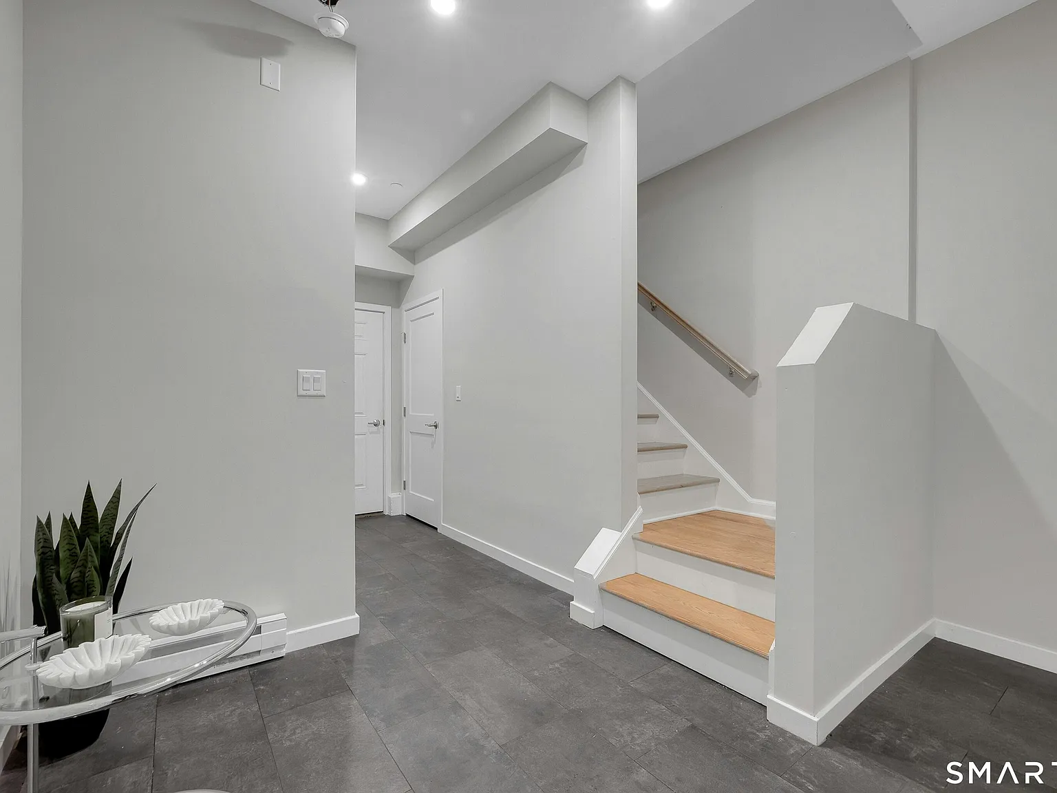 3 bed, 3.5 bath, 2800 sqft, $5,500 — Photo 3