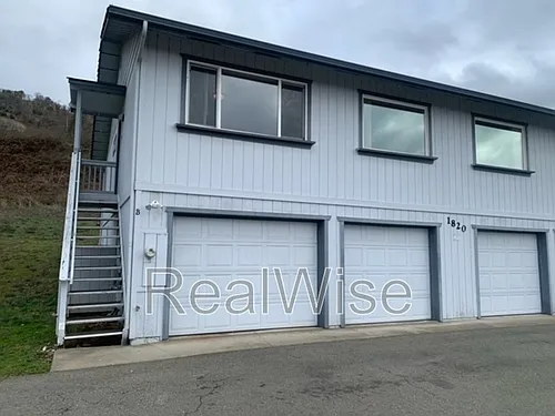 1820 NE Foothill Blvd #B Photo 1