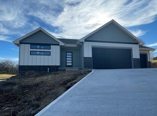 1005 Flynn Dr, Blair, NE 68008