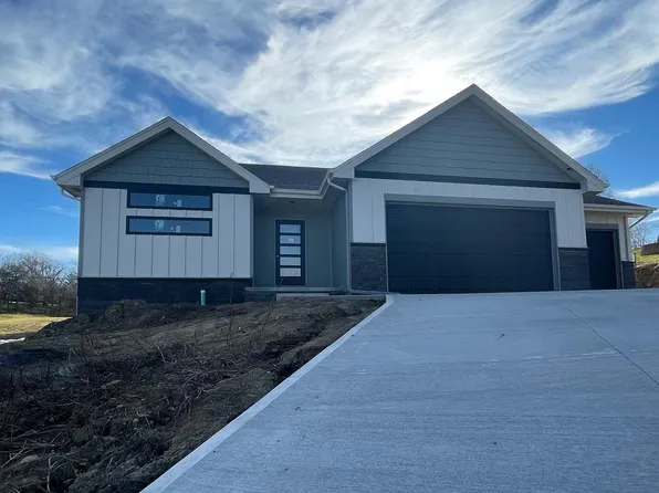 1005 Flynn Dr, Blair, NE 68008