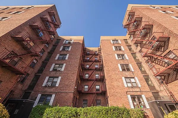 Sold by Silversons Realty LLC | media 20