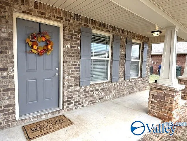 3 bed, 2.0 bath, 1388 sqft, $1,545 — Photo 3