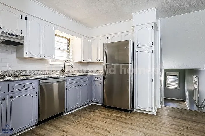 1908 Clapboard Hill Rd — Photo 5
