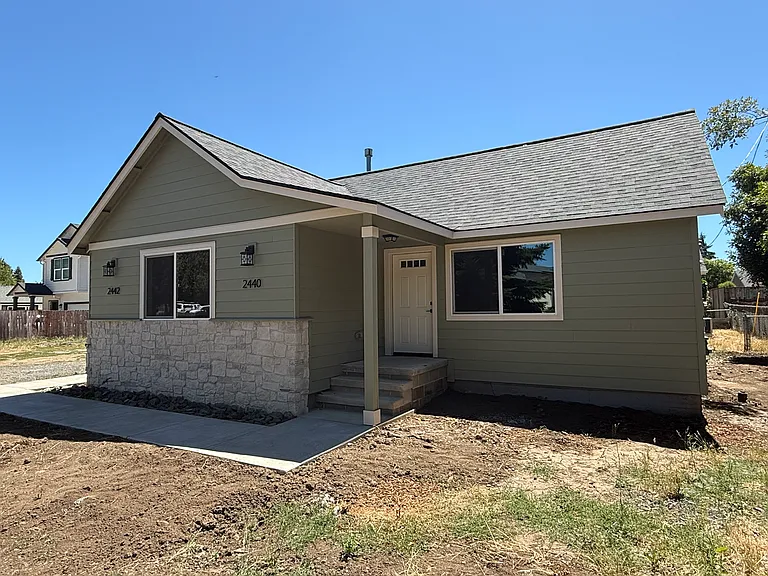 2440 Cal Young Rd — Photo 1