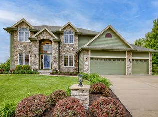 1401 Elaine St, Papillion, NE 68046