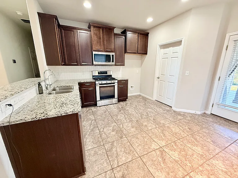 113 Rusk Bluff Ave — Photo 10
