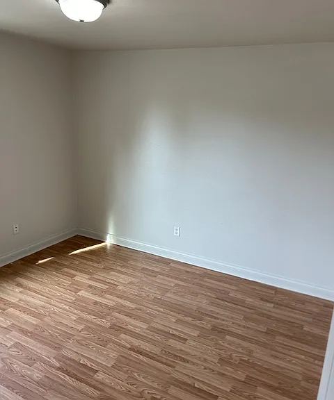 6884 Lexington Dr — Photo 8