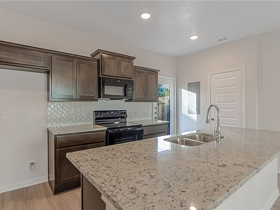 3rd image of 601 W 24th St Unit 122