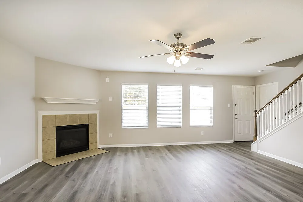 4 bed, 2.5 bath, 2279 sqft, $2,250 — Photo 4