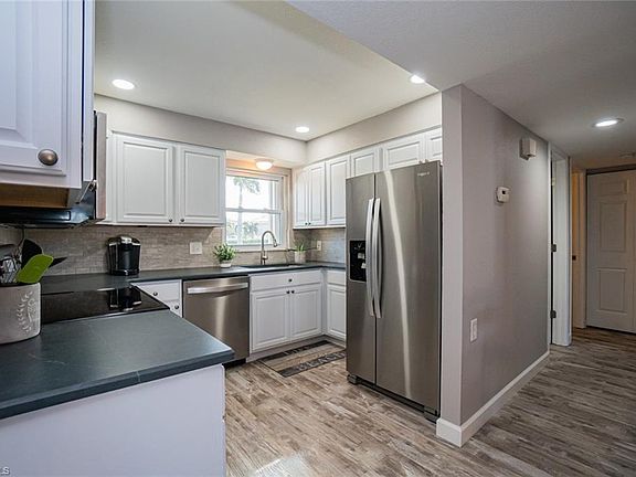 3rd image of 3251 White Ibis Ct APT B3