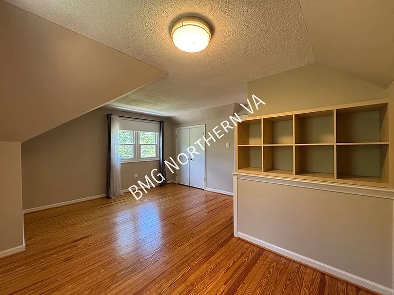 1909 Rollins Dr — Photo 37