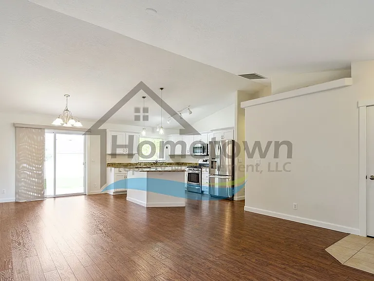 7358 N Aaron St — Photo 5