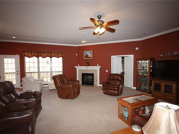 4th image of 2 Wigtown Cir